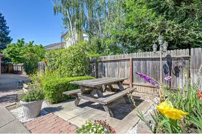 8829 Wetherly Court, Elk Grove, CA 95624 - Photo 25