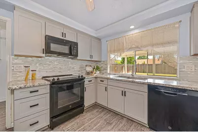 9700 Mira Del Rio Drive, Sacramento, CA 95827 - Photo 25