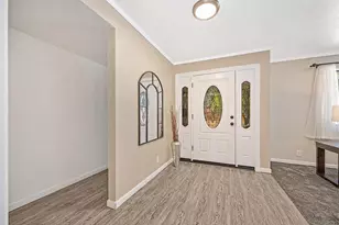 9700 Mira Del Rio Dr, Sacramento, CA 95827 - Photo 9