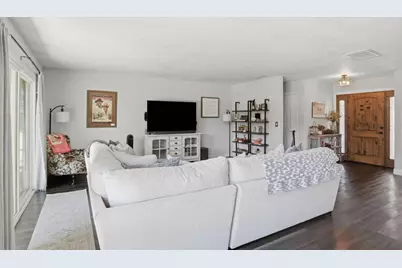 8723 Cabra Court, Elk Grove, CA 95624 - Photo 9