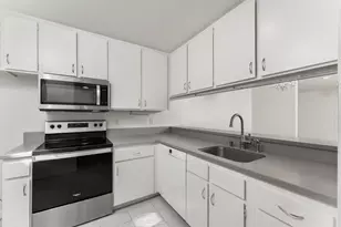 709 Woodside Ln E, Sacramento, CA 95825 - Photo 9