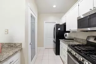 9189 E Laguna Way, Elk Grove, CA 95758 - Photo 11