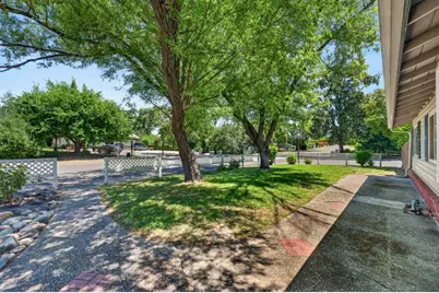 8570 Strong Avenue, Orangevale, CA 95662 - Photo 5