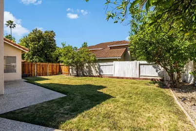 7812 River Village Drive, Sacramento, CA 95831 - Photo 27
