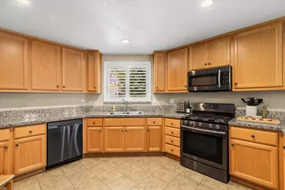 1009 Fairmont Court, Modesto, CA 95354 - Photo 7