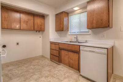 6221 Casita Avenue, Carmichael, CA 95608 - Photo 13