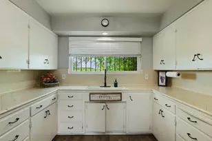 7613 E Harney Ln, Lodi, CA 95240 - Photo 47