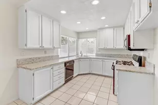 8436 Cutler Way, Sacramento, CA 95828 - Photo 27