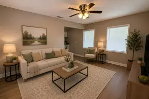 421 MacArthur St, Sacramento, CA 95838 - Photo 3