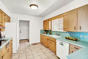 205 Robin Hood Dr, Modesto, CA 95350 - Photo 33