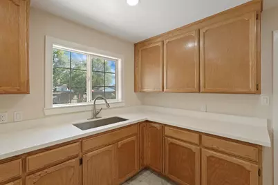 2555 W Sonoma Avenue, Stockton, CA 95204 - Photo 17