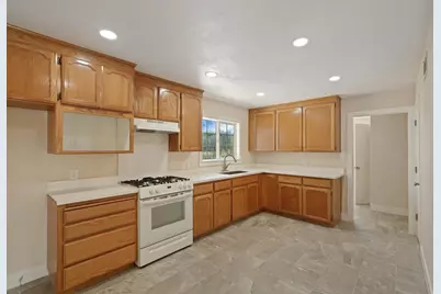 2555 W Sonoma Avenue, Stockton, CA 95204 - Photo 15