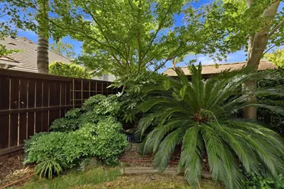 7711 River Landing Dr, Sacramento, CA 95831 - Photo 45