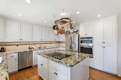7711 River Landing Dr, Sacramento, CA 95831 - Photo 11