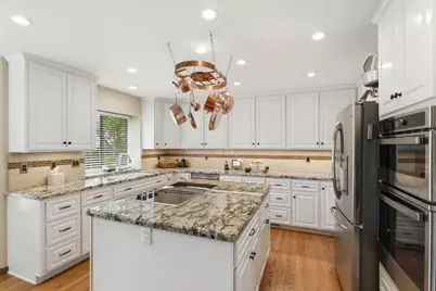 7711 River Landing Dr, Sacramento, CA 95831 - Photo 9