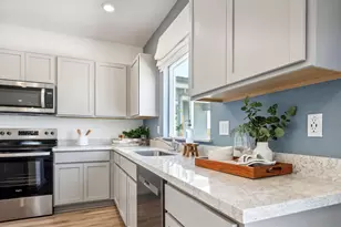 8025 Trapper Rnch Rd, Roseville, CA 95747 - Photo 3