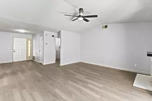 7407 Sunborough Ln, Sacramento, CA 95828 - Photo 7