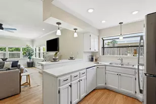 8225 Lake Forest Dr, Sacramento, CA 95826 - Photo 17
