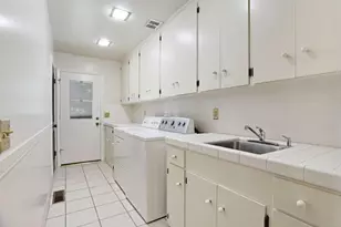 1077 Beyer Ln, Stockton, CA 95215 - Photo 29