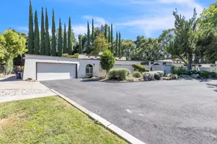 1160 Silver Lake Dr, Sacramento, CA 95831 - Photo 1