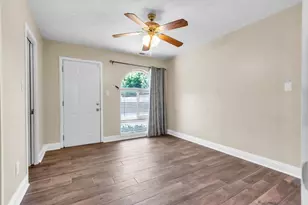 1160 Silver Lake Dr, Sacramento, CA 95831 - Photo 37