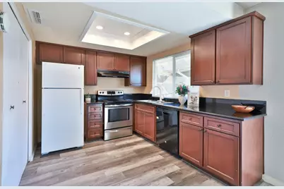 5427 Olympic Way, Sacramento, CA 95842 - Photo 3