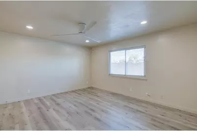 4563 4563 E Sierra Madre Ave, Fresno, CA 93726 - Photo 19