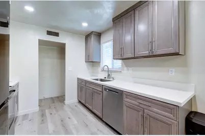 4563 4563 E Sierra Madre Ave, Fresno, CA 93726 - Photo 27
