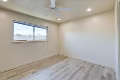 4563 4563 E Sierra Madre Ave, Fresno, CA 93726 - Photo 33