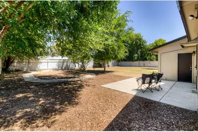 4563 4563 E Sierra Madre Ave, Fresno, CA 93726 - Photo 17