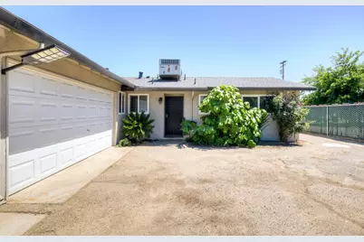 4563 4563 E Sierra Madre Ave, Fresno, CA 93726 - Photo 3