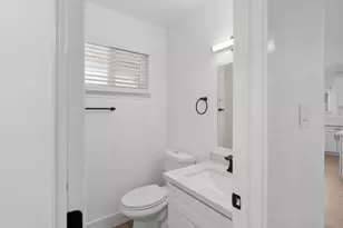 7229 Lawnwood Dr, Sacramento, CA 95828 - Photo 9