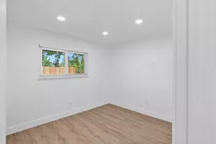 7229 Lawnwood Dr, Sacramento, CA 95828 - Photo 11