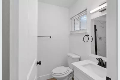 7229 Lawnwood Drive, Sacramento, CA 95828 - Photo 13