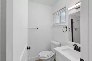 7229 Lawnwood Dr, Sacramento, CA 95828 - Photo 13
