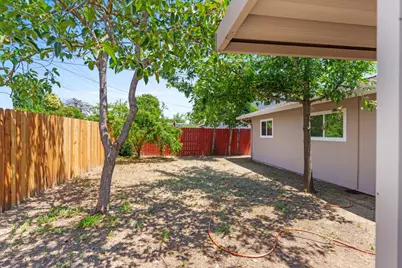 7229 Lawnwood Drive, Sacramento, CA 95828 - Photo 21