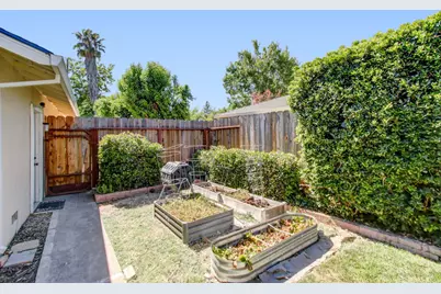 3226 Murchison Way, Carmichael, CA 95608 - Photo 9
