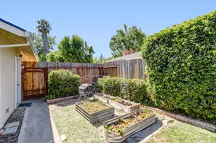 3226 Murchison Way, Carmichael, CA 95608 - Photo 9