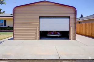 105 Gill Way, Chowchilla, CA 93610 - Photo 21