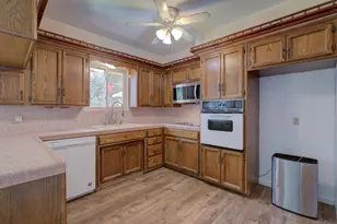 105 Gill Way, Chowchilla, CA 93610 - Photo 11