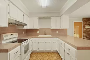 8 N Cambridge Dr, Lodi, CA 95242 - Photo 9