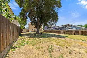 221 W 20th St, Merced, CA 95340 - Photo 25