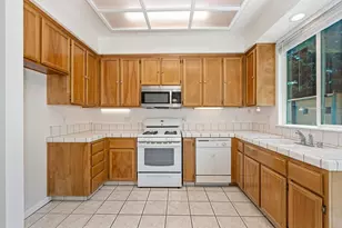 6810 Hampton Cove Way, Sacramento, CA 95823 - Photo 15