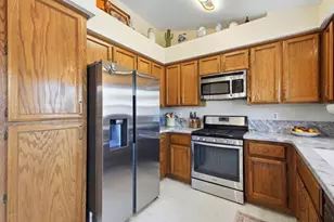 8298 Sunny Creek Way, Sacramento, CA 95823 - Photo 11