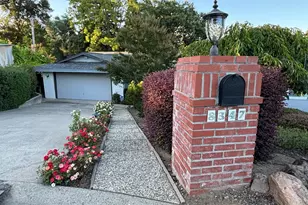 8347 Woodborough Way, Fair Oaks, CA 95628 - Photo 5