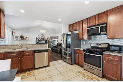 212 Hubert Drive, Modesto, CA 95354 - Photo 3