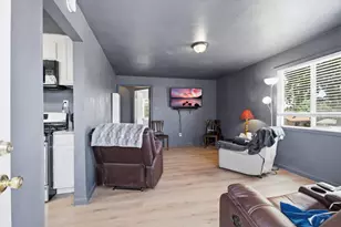 221 W 20th St, Merced, CA 95340 - Photo 15