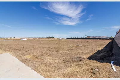 239 Commerce Way, Los Banos, CA 93635 - Photo 15