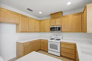 4263 Autumn Sky Dr, Sacramento, CA 95823 - Photo 15