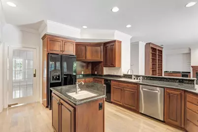 5 Latham Lane, Sacramento, CA 95864 - Photo 15